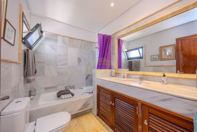 Exclusive corner plot villa on gated community in Playa Blanca