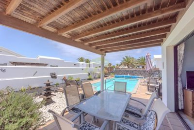 Exclusive corner plot villa on gated community in Playa Blanca