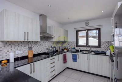 Exclusive corner plot villa on gated community in Playa Blanca