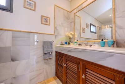 Exclusive corner plot villa on gated community in Playa Blanca