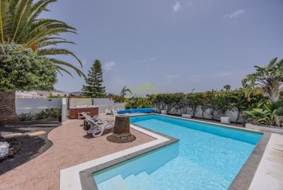 Elegant 2 bedroom villa in Costa Papagayo with private pool, jacuzzi & landscaped gardens