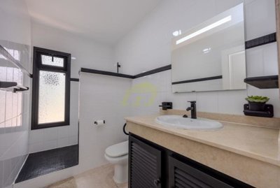 Elegant 2 bedroom villa in Costa Papagayo with private pool, jacuzzi & landscaped gardens