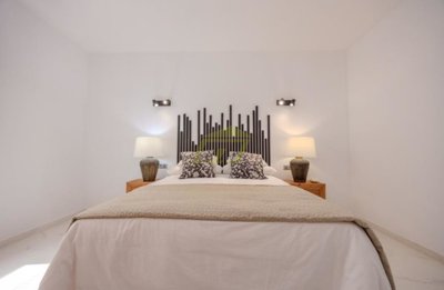 Villa with private pool and sea Views in Tabayesco