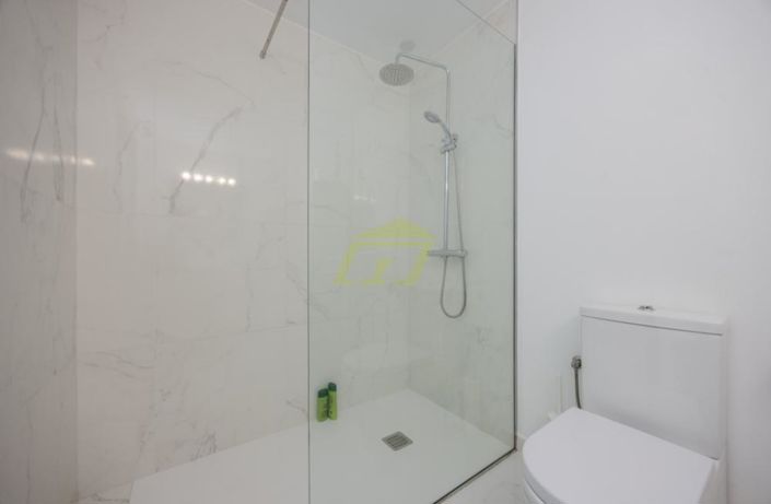 Image No.12-3 Bed Villa for sale