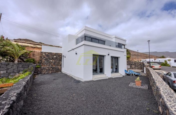 Image No.2-3 Bed Villa for sale