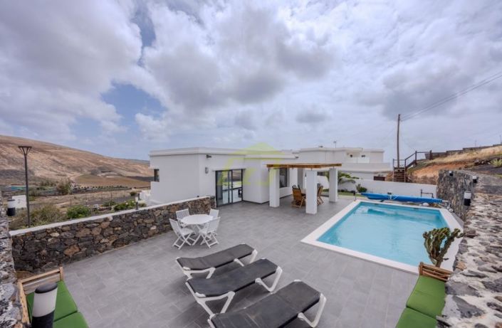 Image No.27-3 Bed Villa for sale