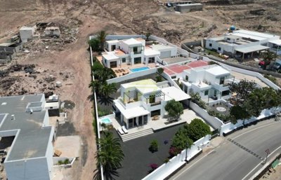 3 bedroom, 2 bathroom villa with enclosed garden with stunning views in Soo