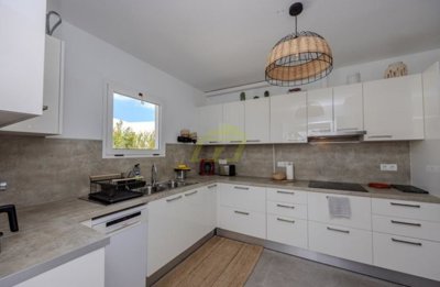 3 bedroom, 2 bathroom villa with enclosed garden with stunning views in Soo