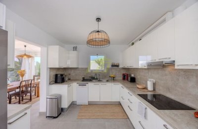3 bedroom, 2 bathroom villa with enclosed garden with stunning views in Soo