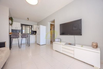 Large 2 bedroom apartment with 2 large outdoor spaces