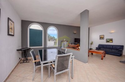 3 bedroom villa with garden in Costa Teguise