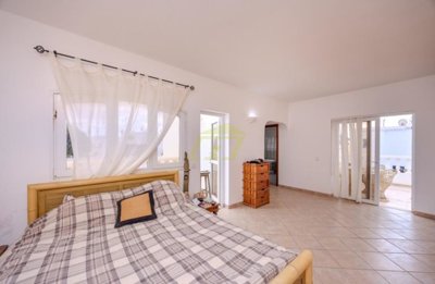 3 bedroom villa with garden in Costa Teguise