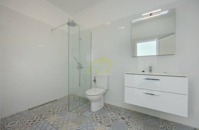 Newly Refurbished family home with guest apartment in Arrecife