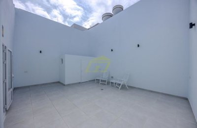Newly Refurbished family home with guest apartment in Arrecife