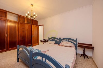 Four bedroom apartment in Arrecife with two parking spaces