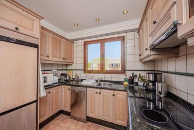 Effortless coastal lifestyle in this Faro Park Villa with pool in Playa Blanca