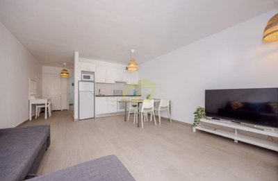 1 bedroom apartment with 2 communal swimming pools in Costa Teguise