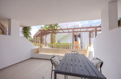 1 bedroom apartment with 2 communal swimming pools in Costa Teguise