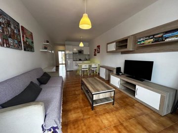 1 bedroom 1 bathroom apartment with communal pool in Costa Teguise