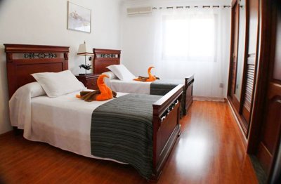 5 Bedroom 5 bathroom property with private garden & terrace in Puerto Calero