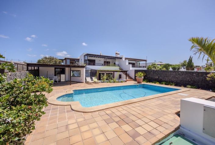 Image No.1-Villa de 4 chambres à vendre à Playa Blanca