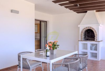 Fantastic semidetached villa with sea views in Playa Blanca