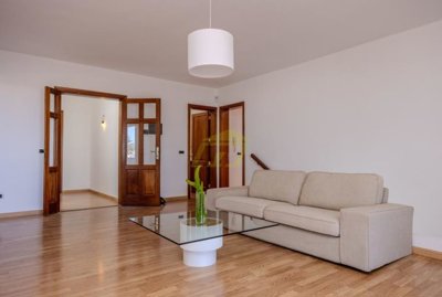 Fantastic semidetached villa with sea views in Playa Blanca