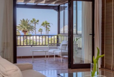 Fantastic semidetached villa with sea views in Playa Blanca