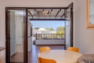 Fantastic semidetached villa with sea views in Playa Blanca