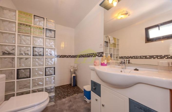 Image No.10-5 Bed Villa for sale