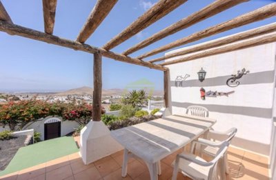 Great versatile villa with mountain and sea views and private pool in Nazaret