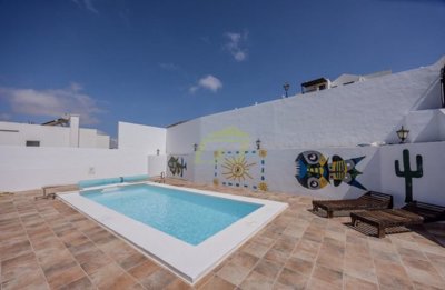 Great versatile villa with mountain and sea views and private pool in Nazaret