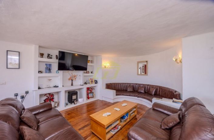 Image No.3-5 Bed Villa for sale