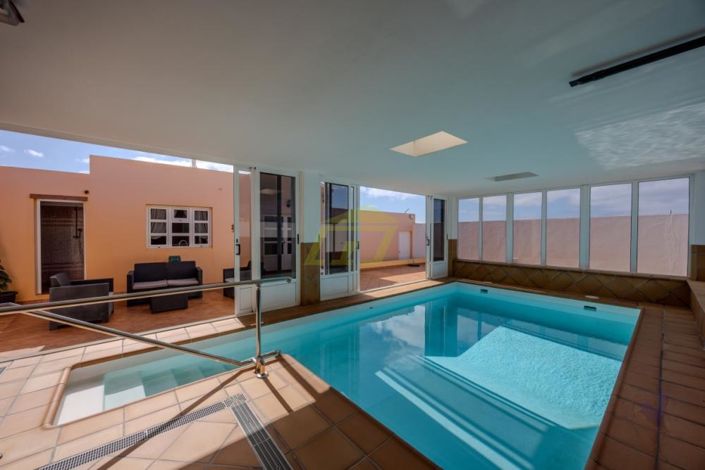 Image No.1-4 Bed Villa for sale