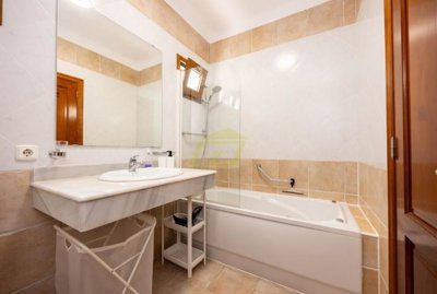Stylish villa with private pool, garage, and sea views in Playa Blanca