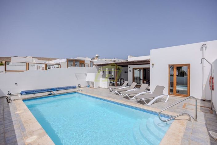 Image No.19-3 Bed Villa for sale