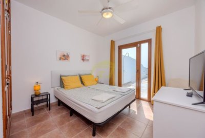 Stylish villa with private pool, garage, and sea views in Playa Blanca