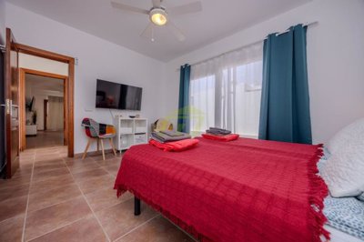 Stylish villa with private pool, garage, and sea views in Playa Blanca