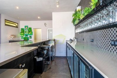 Renovated bar for lease in Puerto del Carmen
