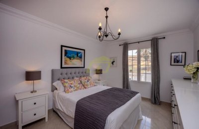 5 Bedroom, 5 Bathroom Villa with separate apartment and private pool in Tabayesco