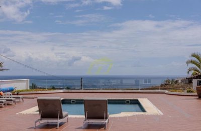 5 Bedroom, 5 Bathroom Villa with separate apartment and private pool in Tabayesco