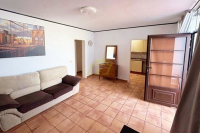 1 Bedroom Bungalow in Sought-After Puerto Calero Complex with Pool