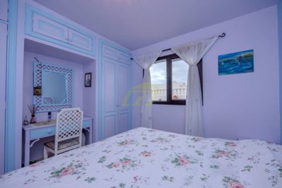 Stunning 2 bedroom bungalow on a front line gated complex in Playa Honda