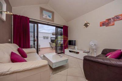 Stunning 2 bedroom bungalow on a front line gated complex in Playa Honda