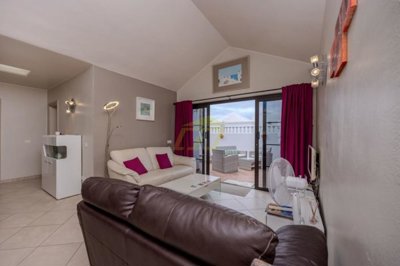 Stunning 2 bedroom bungalow on a front line gated complex in Playa Honda
