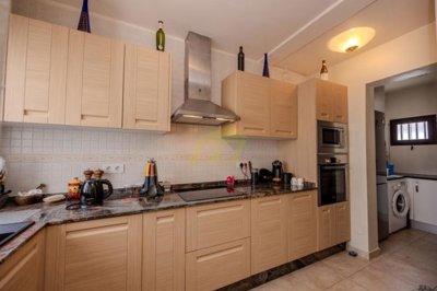 Stunning 2 bedroom bungalow on a front line gated complex in Playa Honda