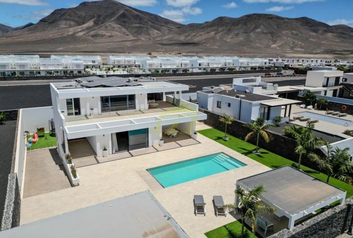 Image No.1-Villa de 7 chambres à vendre à Playa Blanca