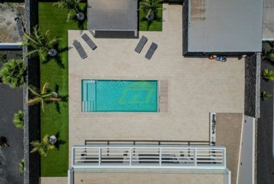 Stunning modern 7 bedroom villa private pool and solar panel in Playa Blanca