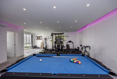 Stunning modern 7 bedroom villa private pool and solar panel in Playa Blanca