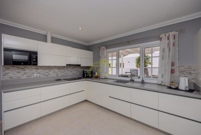 Charming 3 bedroom villa with pool & garden in Yaiza – Exclusive to Lanzarote Investments